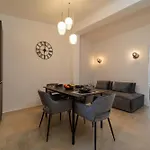 Guesthost - Stylish Flat In Historic Ortigia
