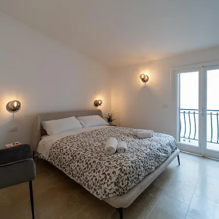 アパート Guesthost - Stylish Flat In Historic Ortigia シラクーサ