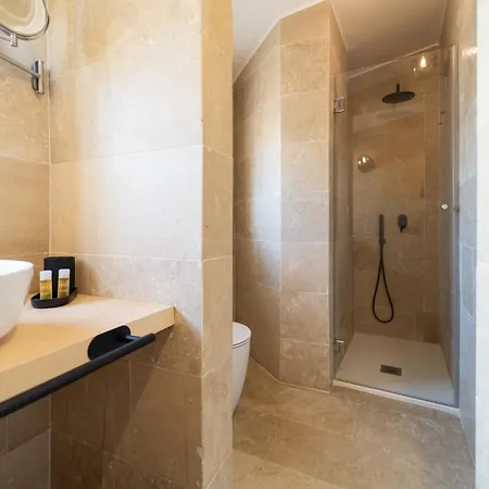 Guesthost - Stylish Flat In Historic Ortigia Siraküza