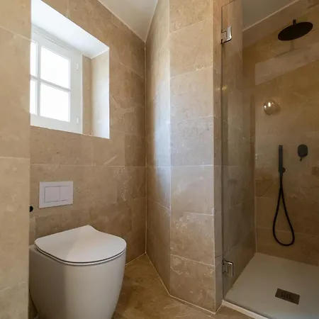 Guesthost - Stylish Flat In Historic Ortigia