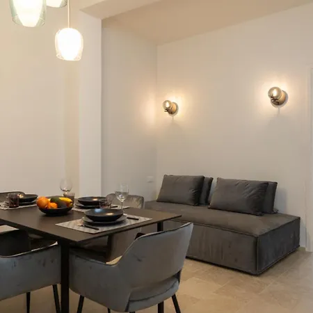 Guesthost - Stylish Flat In Historic Ortigia Daire